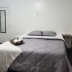Private Room Near To Downtown Churchill Downs Uofl Airport &Kentucky Expo Center